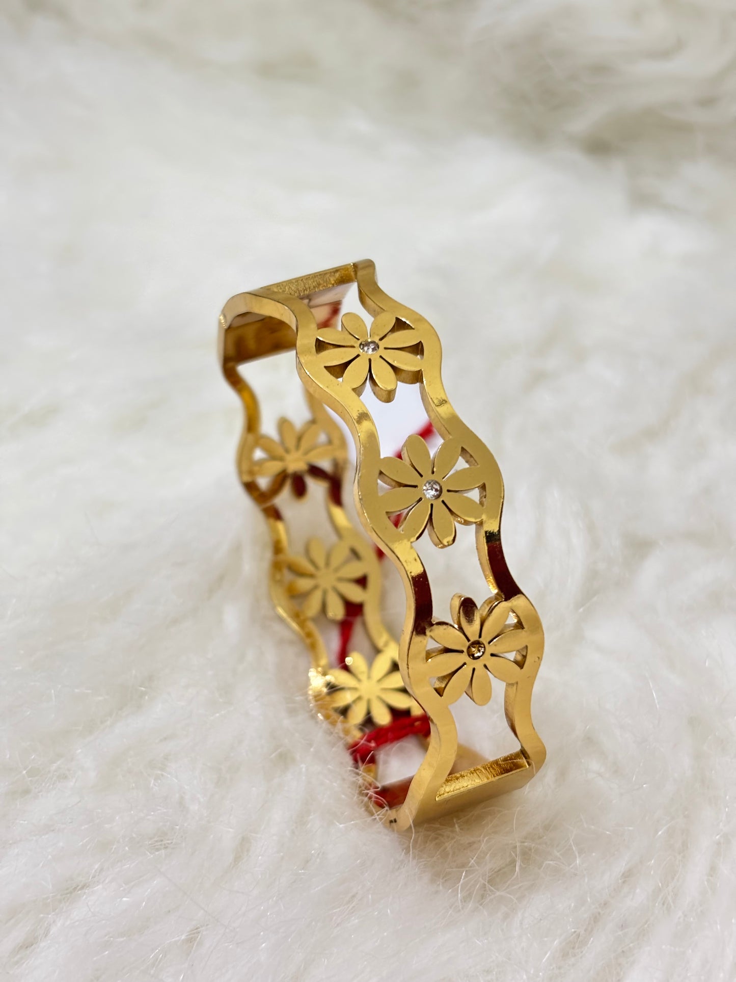 Anti-tarnish diamond floral Bracelet