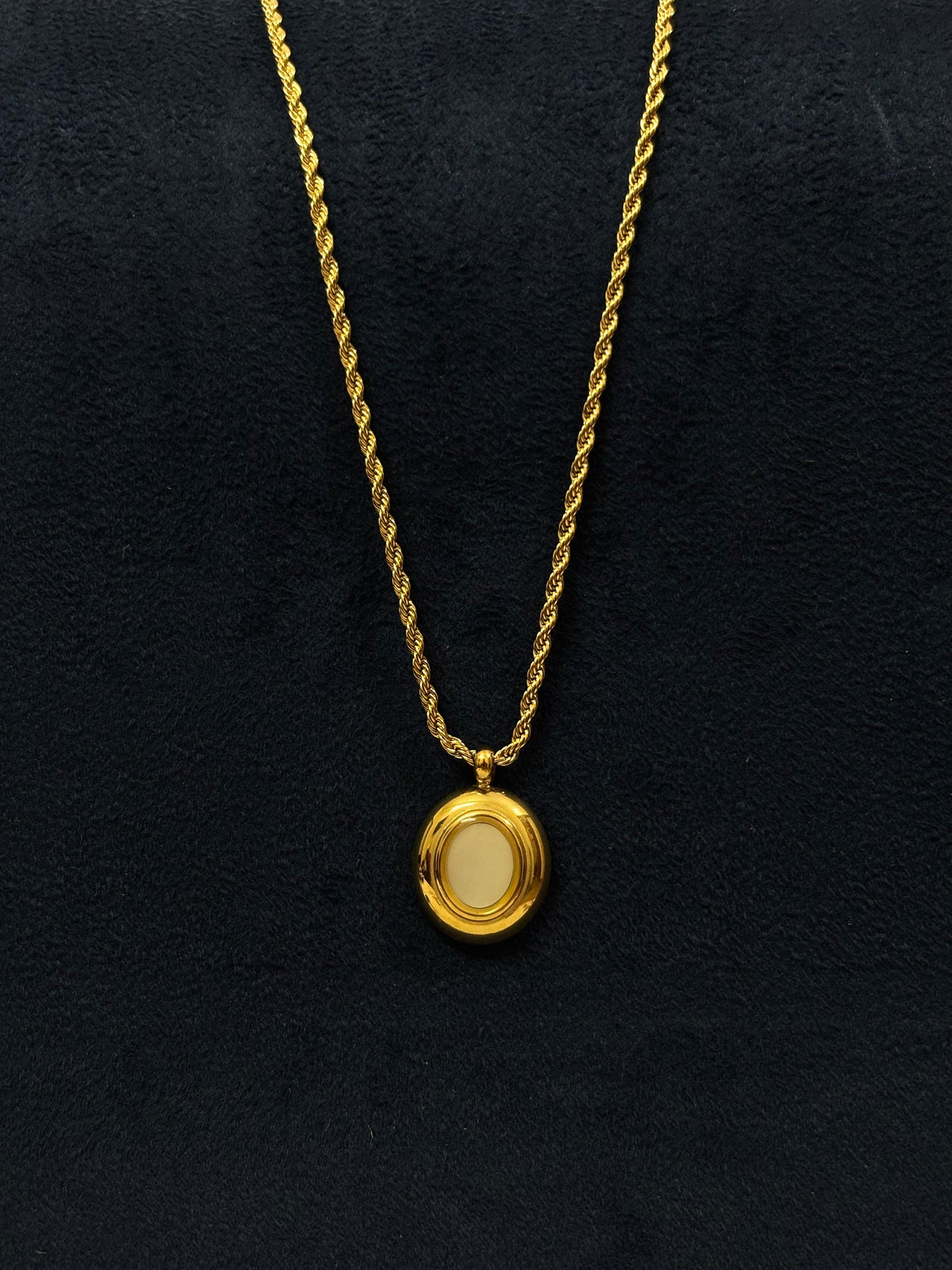 Anti tarnish Necklace | White pearl pendant