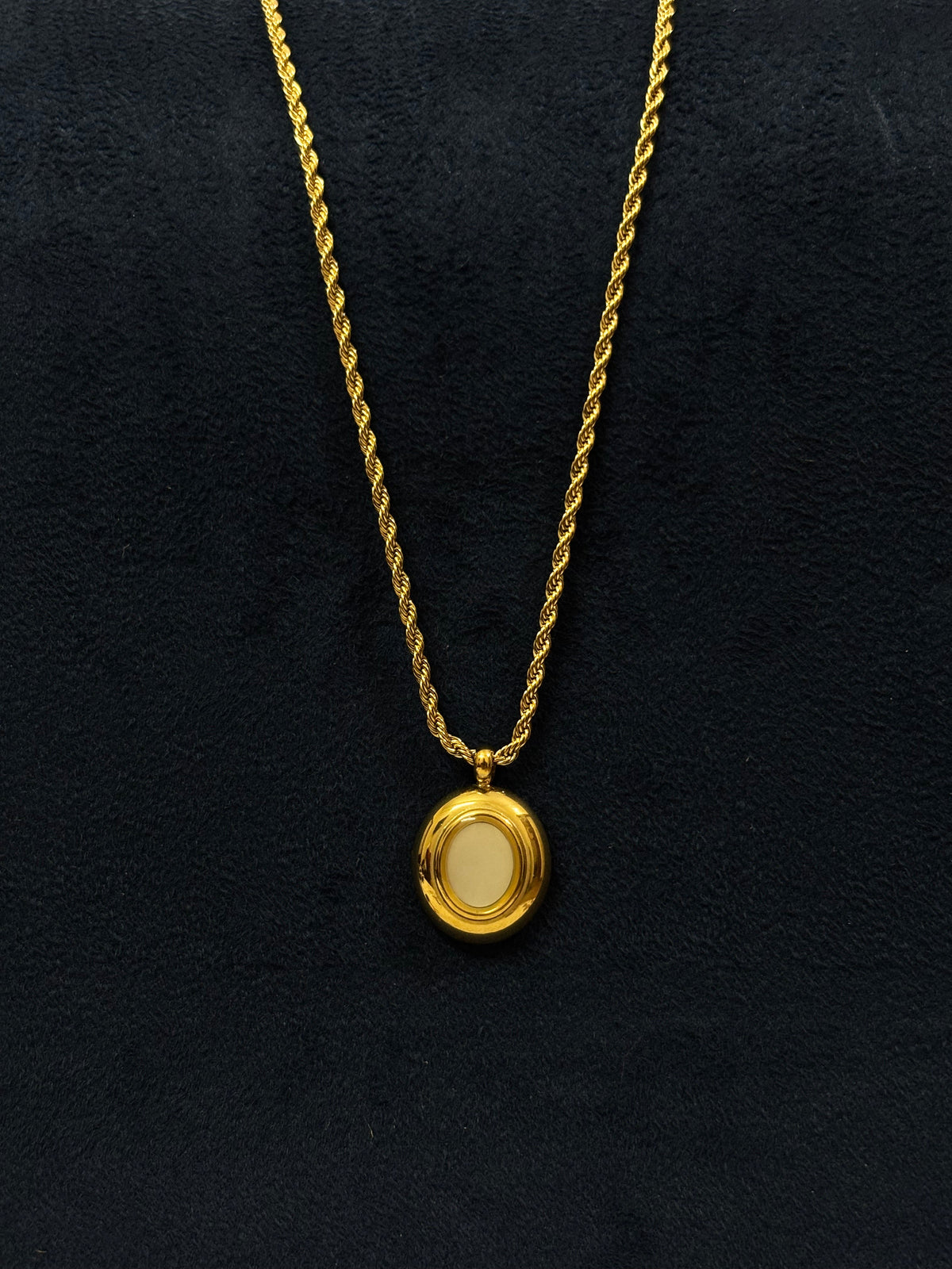 Anti tarnish Necklace | White pearl pendant