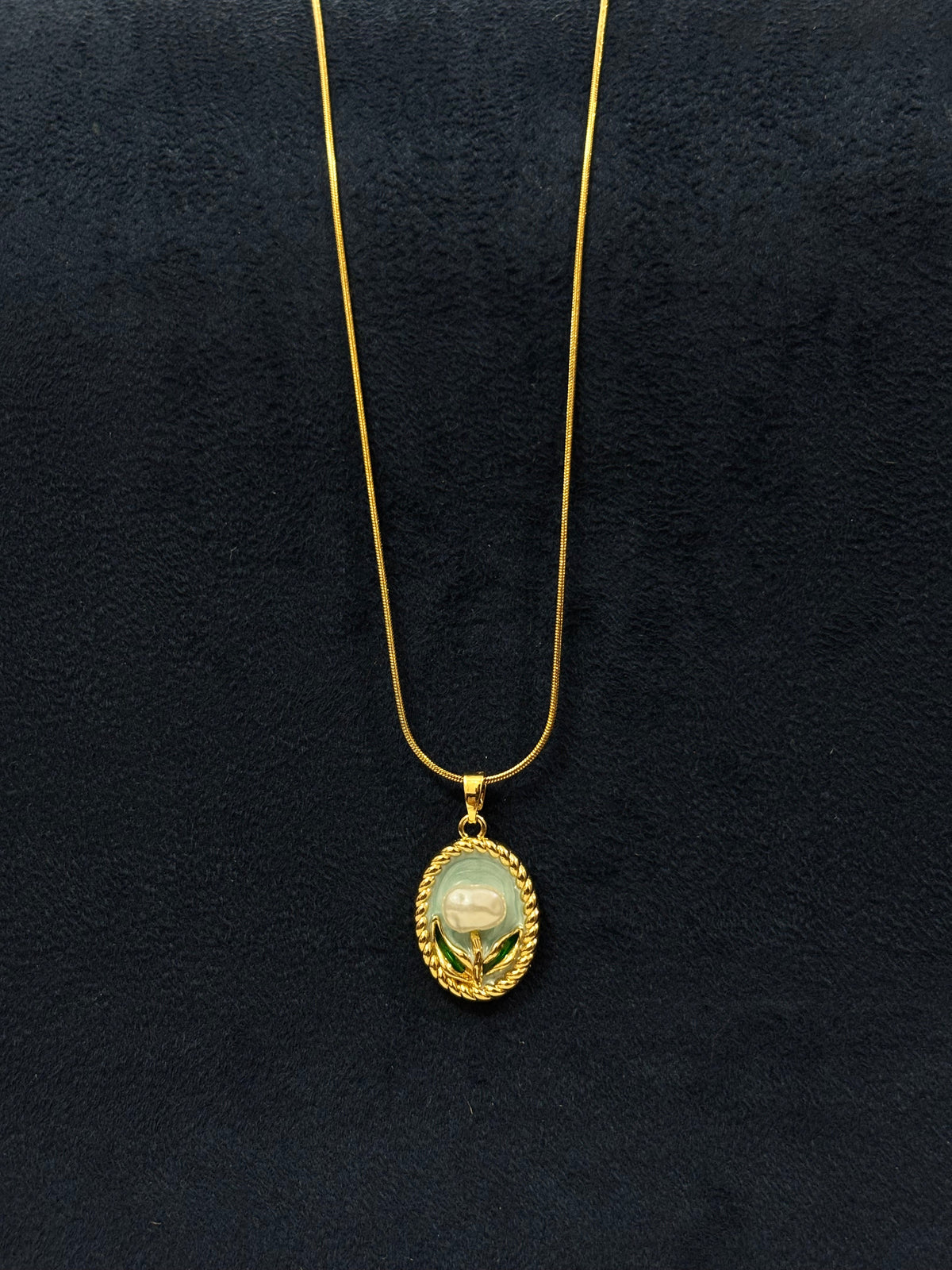 Anti tarnish Necklace | White Pearl Flower Pendant