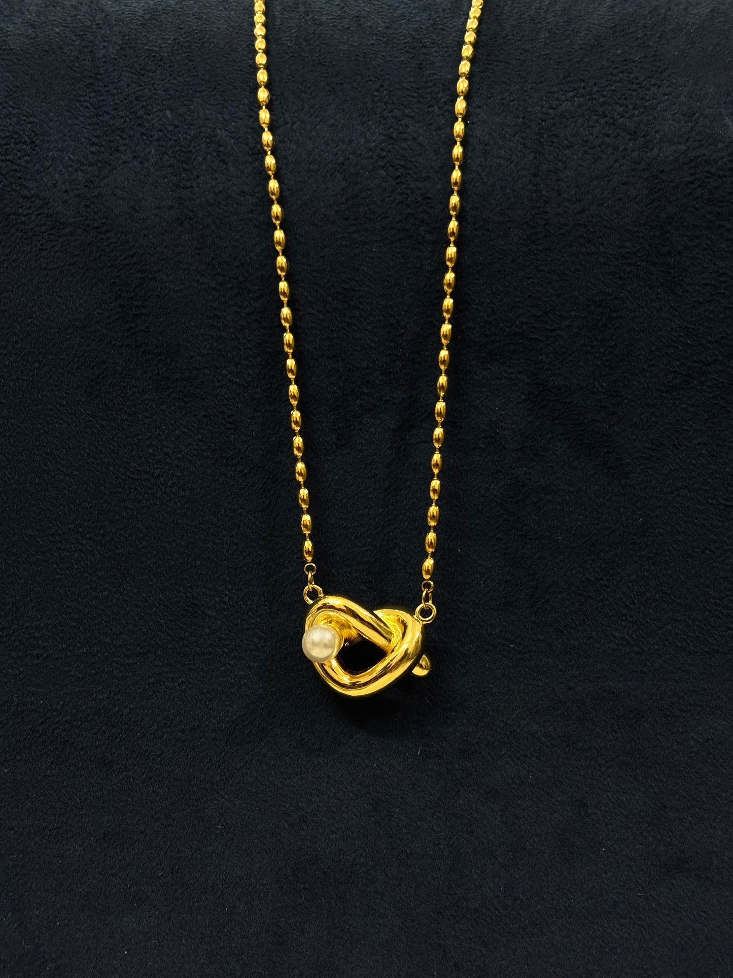 Anti tarnish Necklace | Twisted Pearl Pendant
