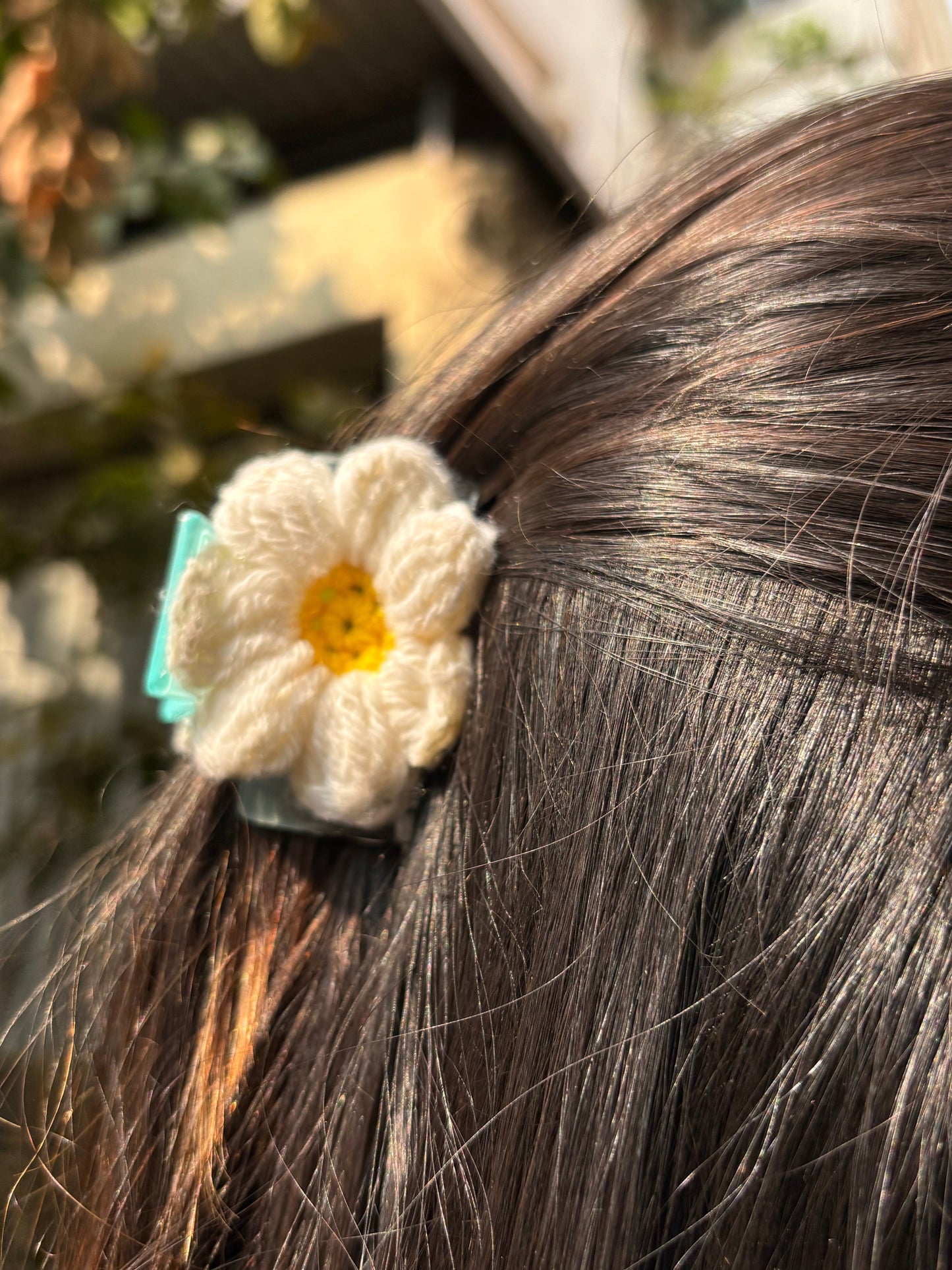 Crochet Clutcher | White Daisy Flower