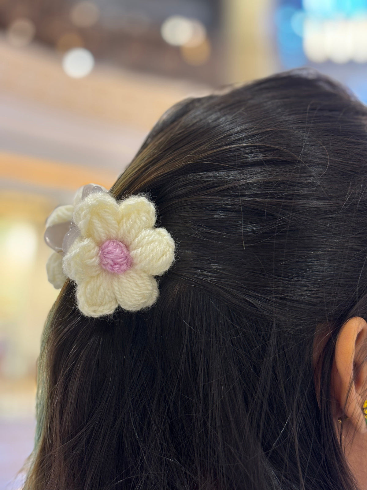Crochet Clutcher | Puff Flower White | Lavender Dot