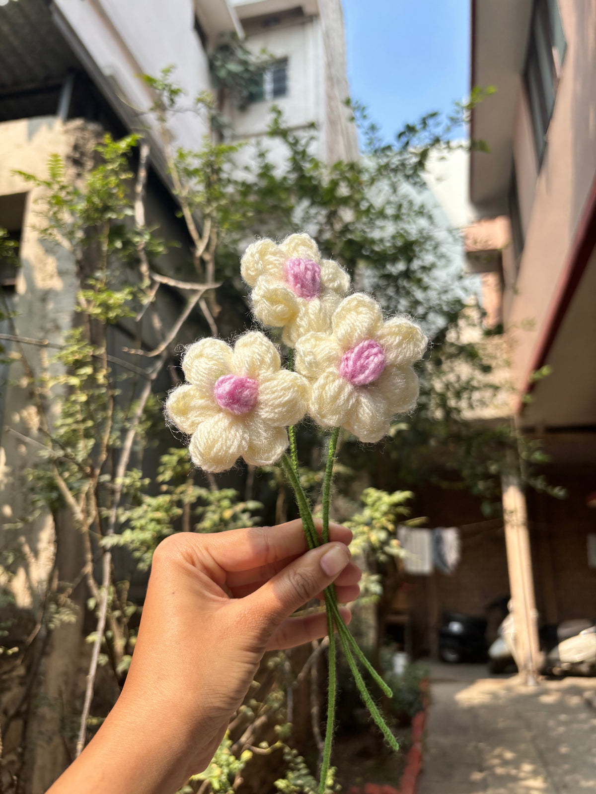 Crochet Puff Flower | White With Lavender Dot