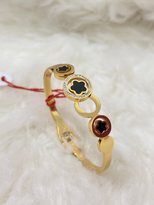 Anti-tarnish Floral Circle Design Bracelet