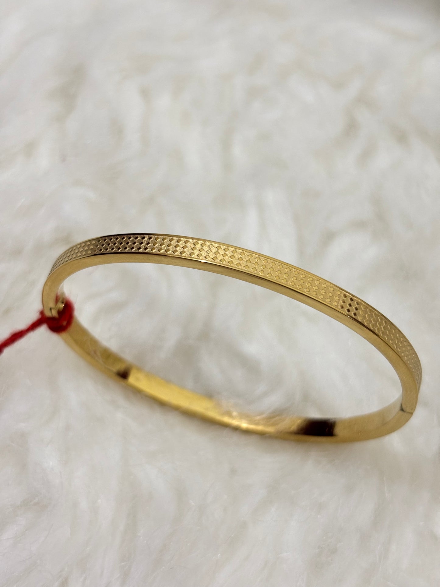 Anti-tarnish Gold Dotted pattern Bracelet