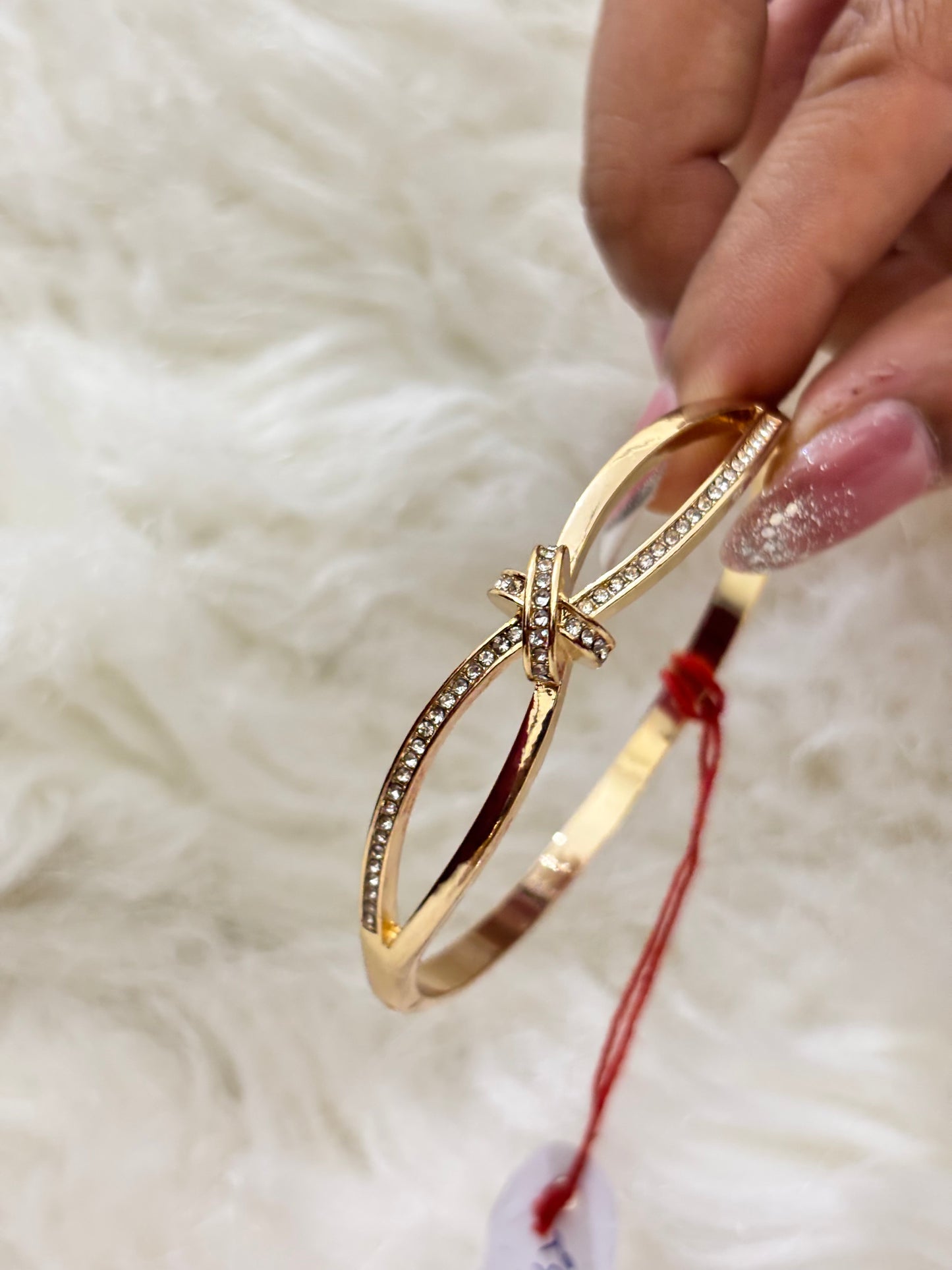 Anti-tarnish Knot pattern diamond bracelet