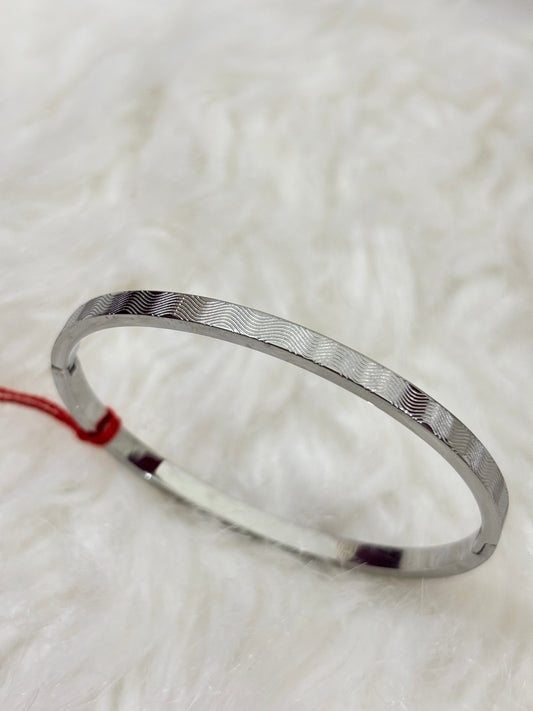 Anti-tarnish Silver Wave Bracelet