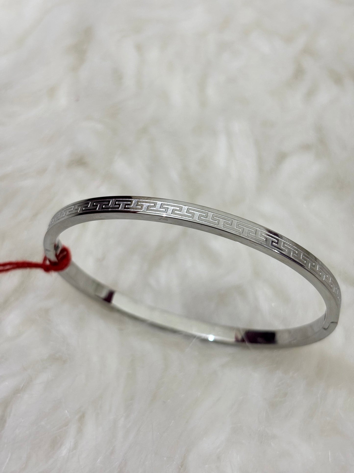Anti-tarnish Silver maze pattern bracelet