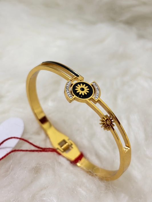 Anti-tarnish black floral design Bracelet