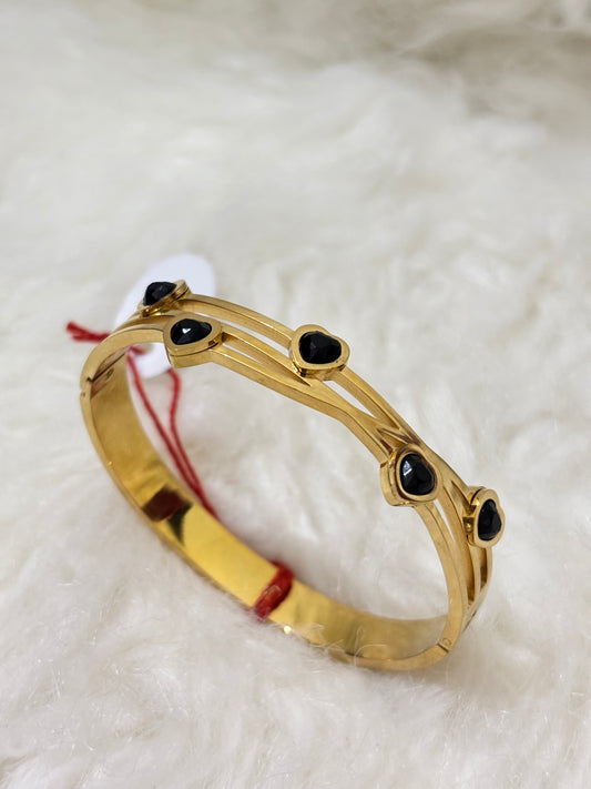 Anti-tarnish black heart diamond bracelet