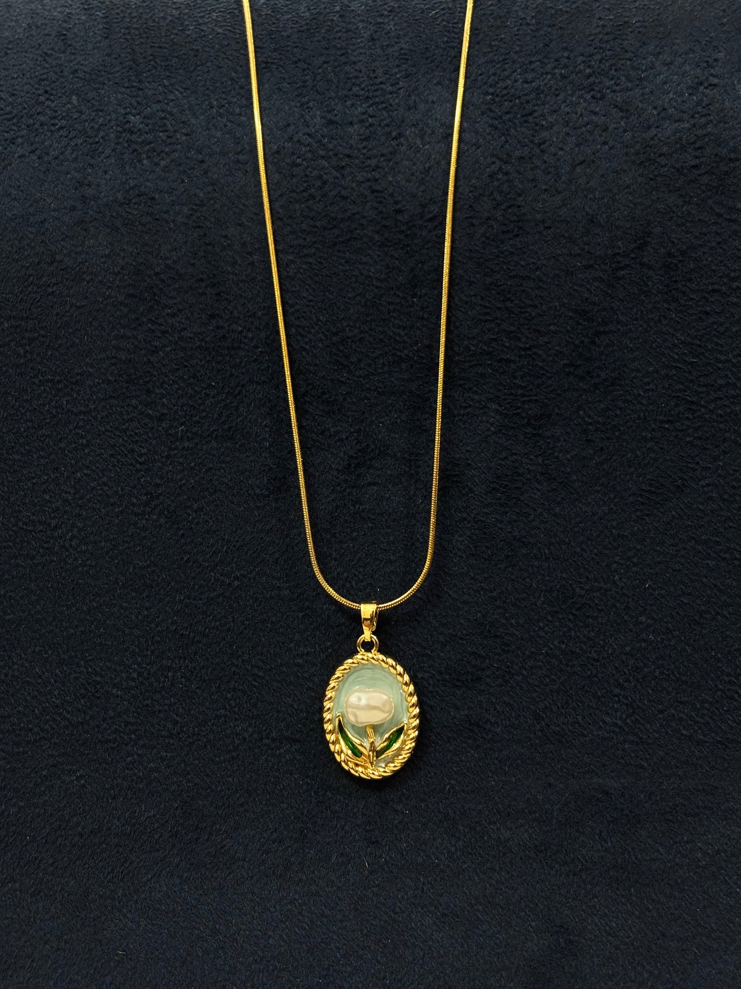 Anti tarnish Necklace | White Pearl Flower Pendant