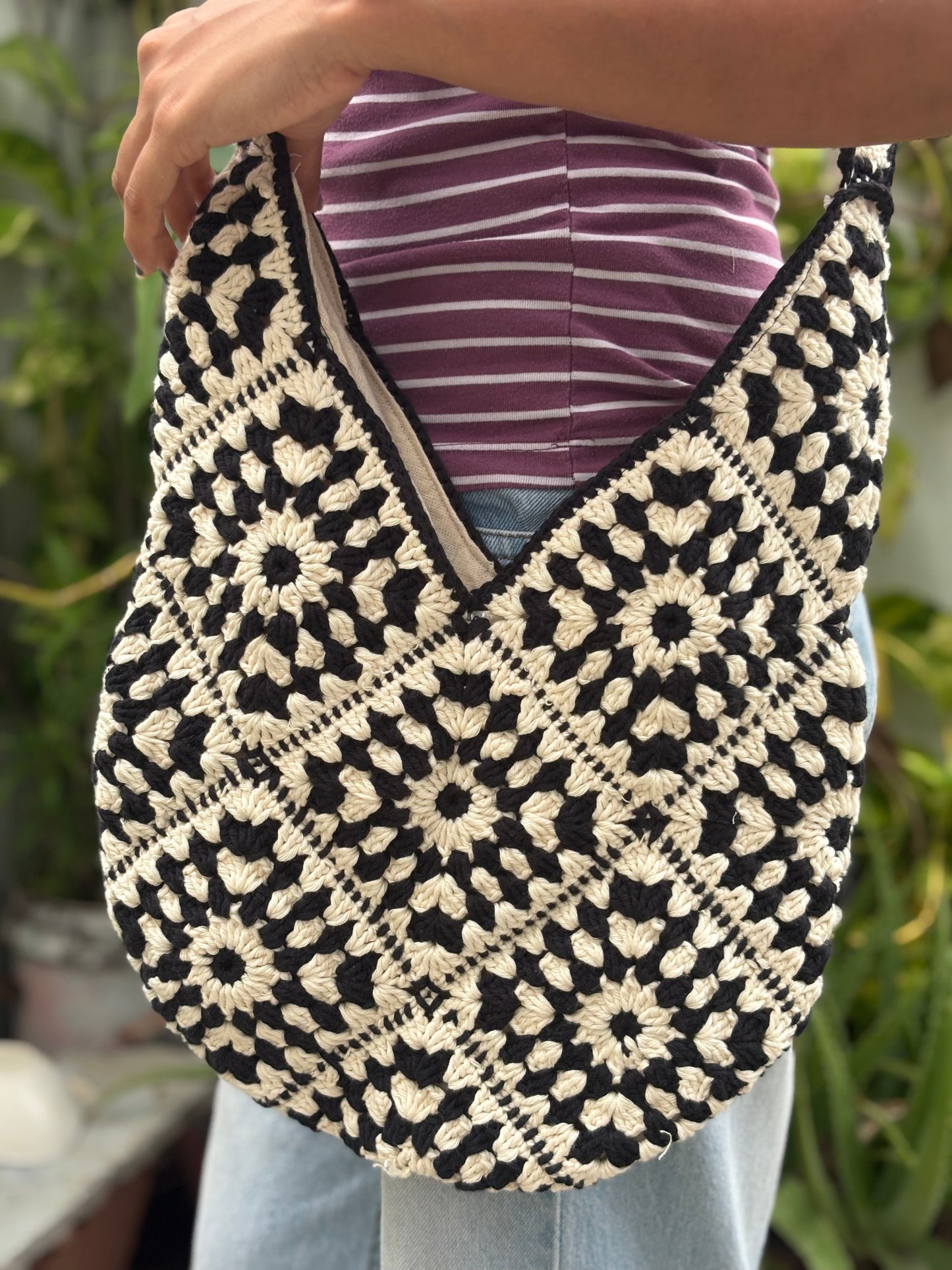 Crochet Tote Bag | Cotton Yarn | Black & Off White