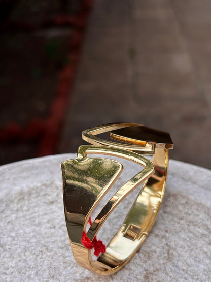 Geometric Gold Cuff Bracelet – Anti-Tarnish