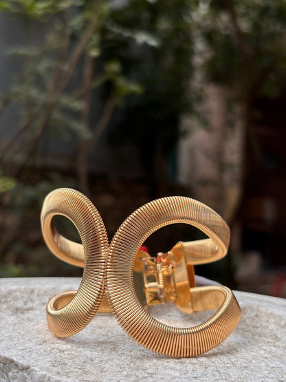 Elegant Gold-Toned Infinity Twist Cuff Bracelet – Anti-Tarnish Jewellery