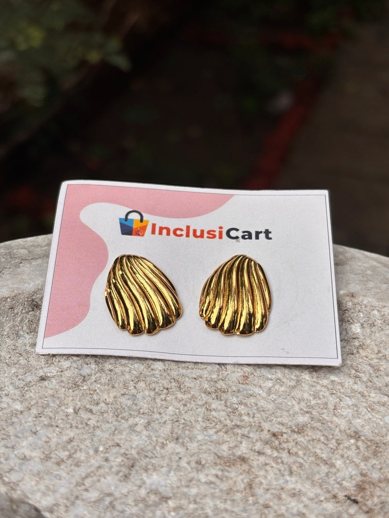 Elegant Anti Tarnish Gold Shell Stud Earrings for Women