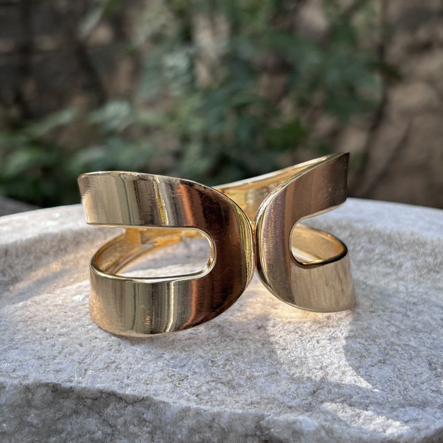 Golden Eclipse Anti-tranish Brass Bracelet