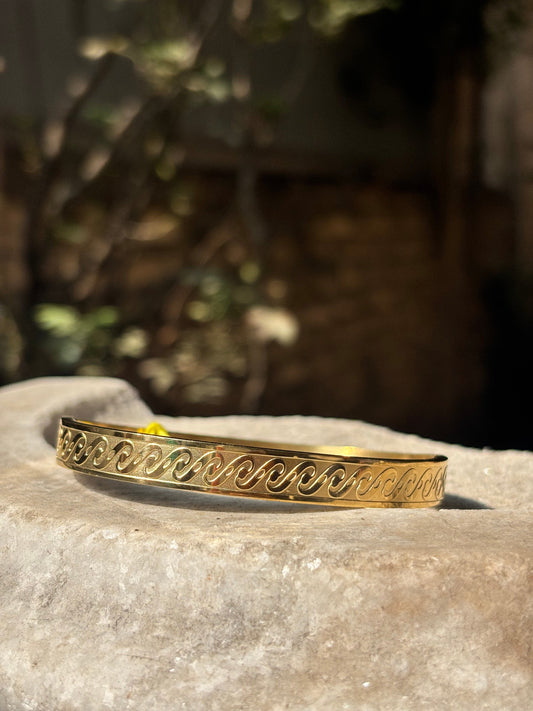 Mens Bracelet | Golden Wave Engraved