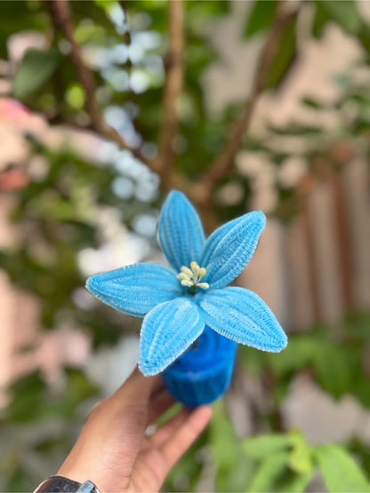 Lilly Fuzzy Flower Pot | Blue