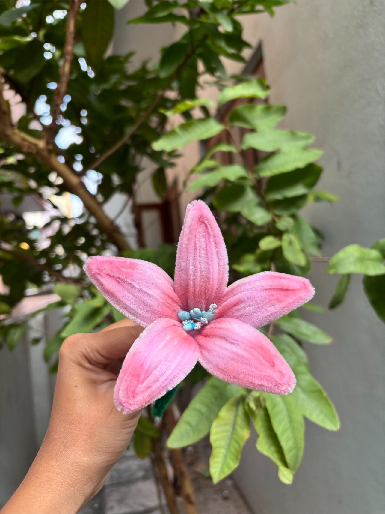 Lilly Fuzzy Flower | Pink