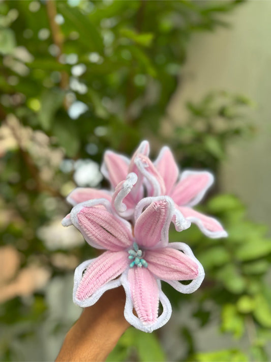 Fuzzy Flower | White Baby Pink