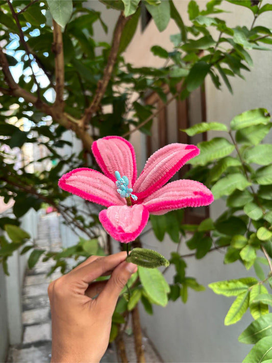Lilly Fuzzy Flower | Multi Shade Pink