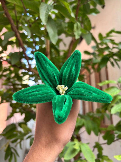 Lilly Fuzzy Flower | Green