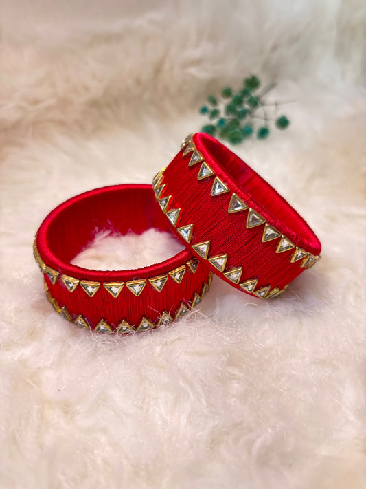 Triangular kundan work thread bangles