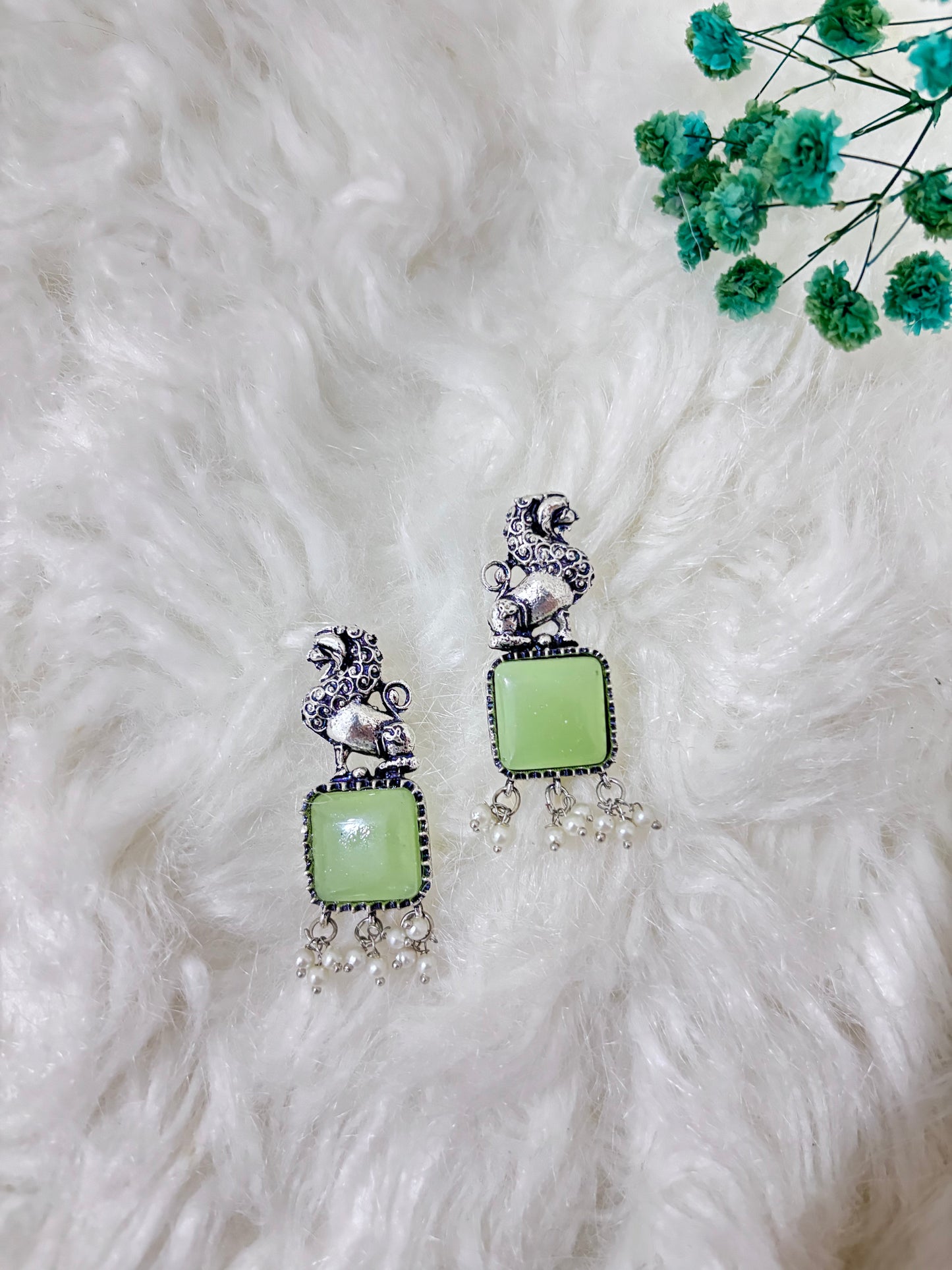 Royal Monalisa Charm Earrings Green