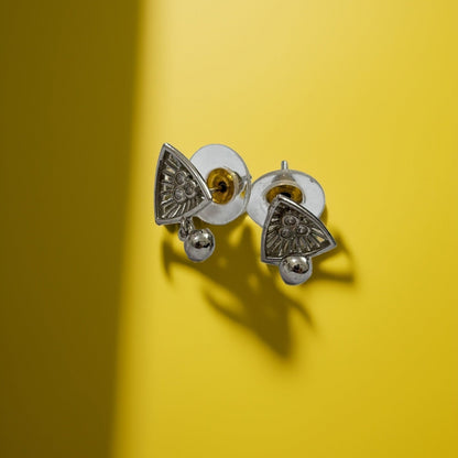 Oxidized Glow stud earrings