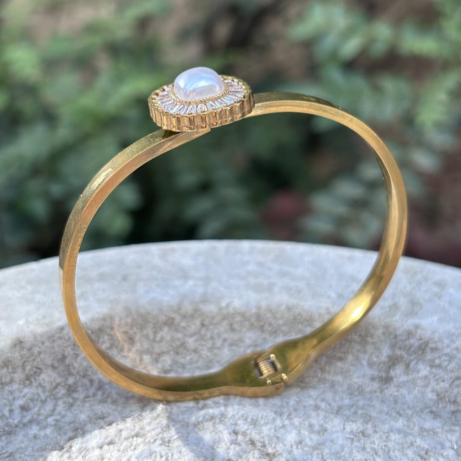 Pearl Glow Anti-tranish Brass Bracelet
