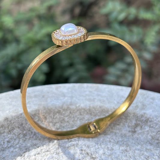 Pearl Glow Anti-tranish Brass Bracelet