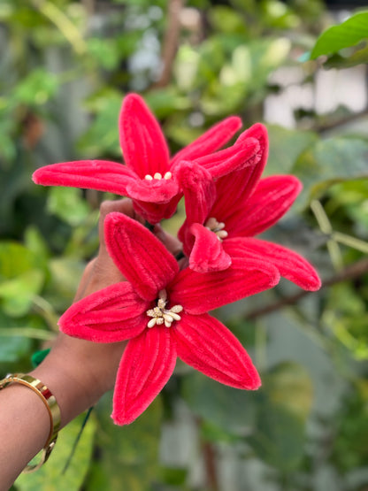 Lilly Fuzzy Flower | Red