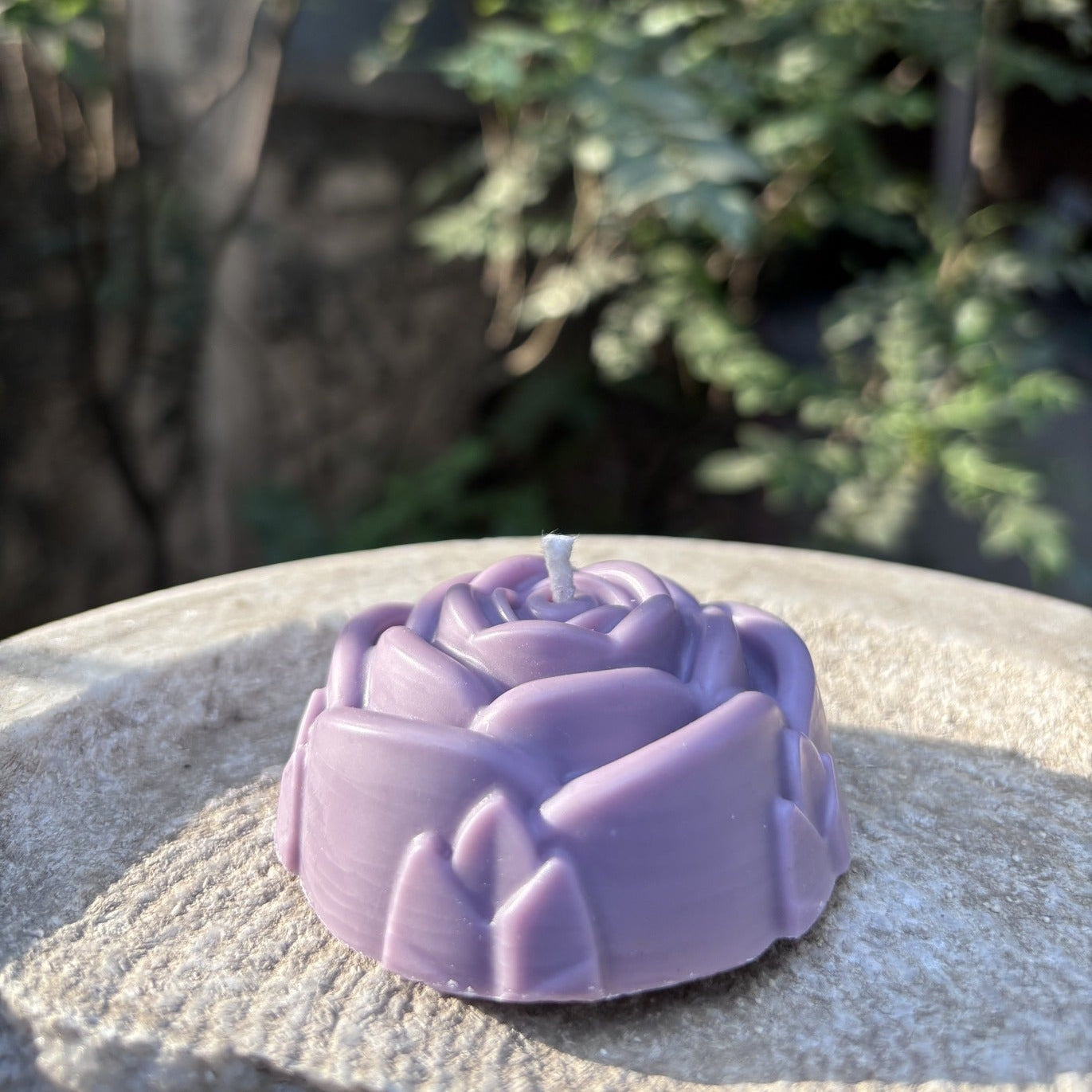 Rose petal - lavendar scented candle