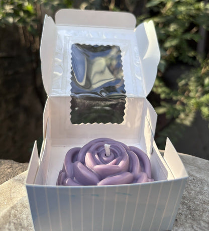 Rose petal - lavendar scented candle