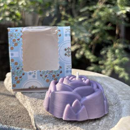 Rose petal - lavendar scented candle