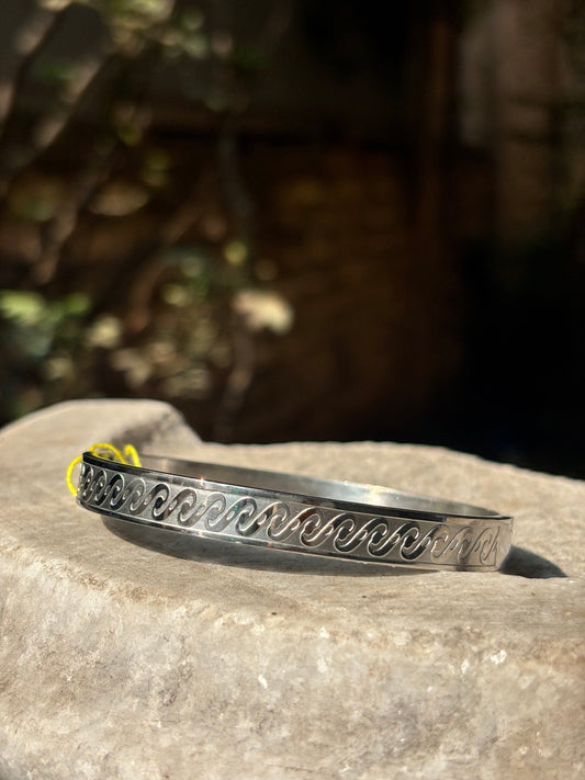 Mens Bracelet | Silver Wave Engraved