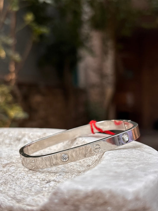 Silver-Tone Bracelet with Stones – Anti-Tarnish