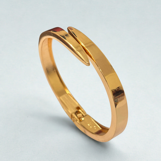 The Golden Clasp Anti-tarnish Bracelet