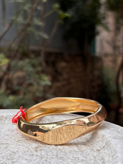 Wave Design Anti-Tarnish Gold-Plated Bangle Bracelet