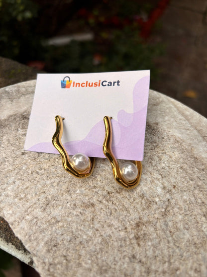 Wavy Pearl Frame Anti-Tarnish Stud Earrings