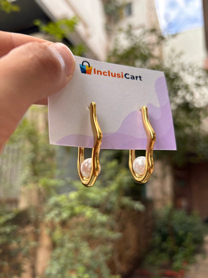 Wavy Pearl Frame Anti-Tarnish Stud Earrings