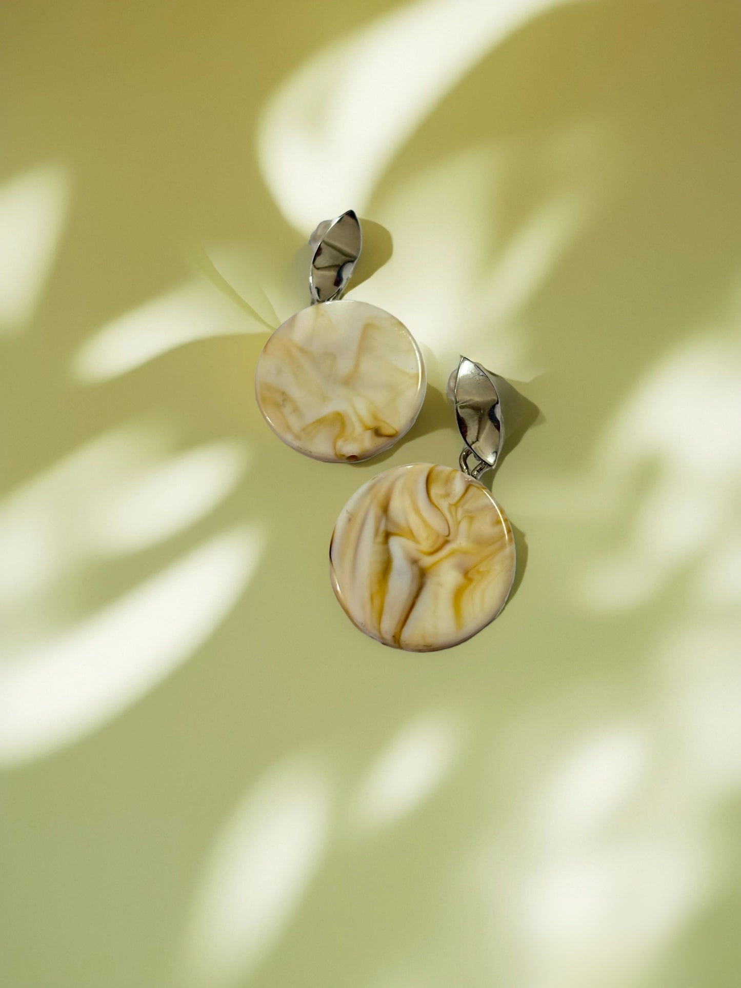 marble luxe dangle earrings image 2